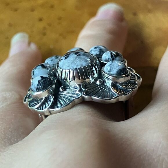 Genuine White Buffalo Sterling Silver Cocktail Ring Size 7 - Picture 2 of 9